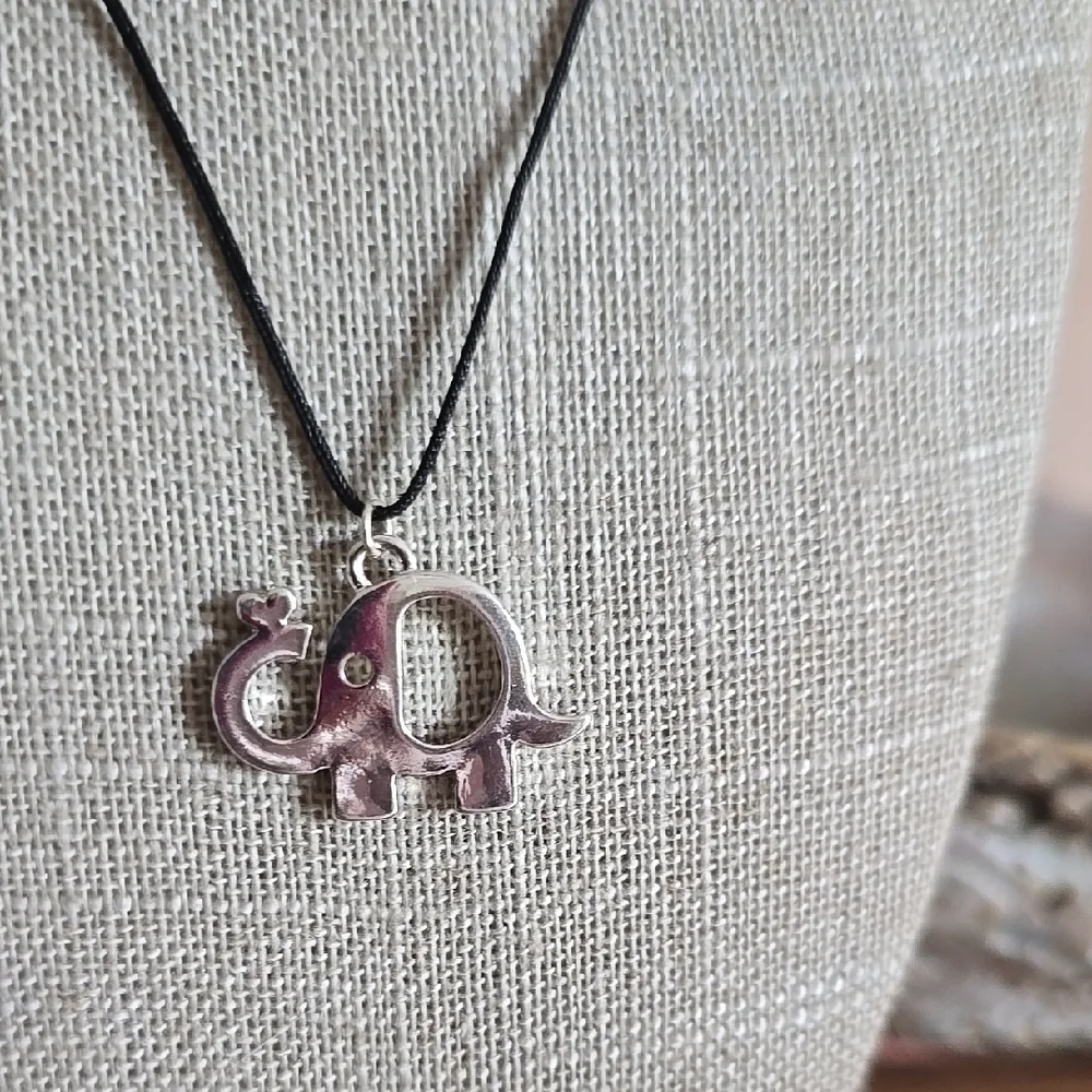 Elephant Pendant Silver Color Necklace